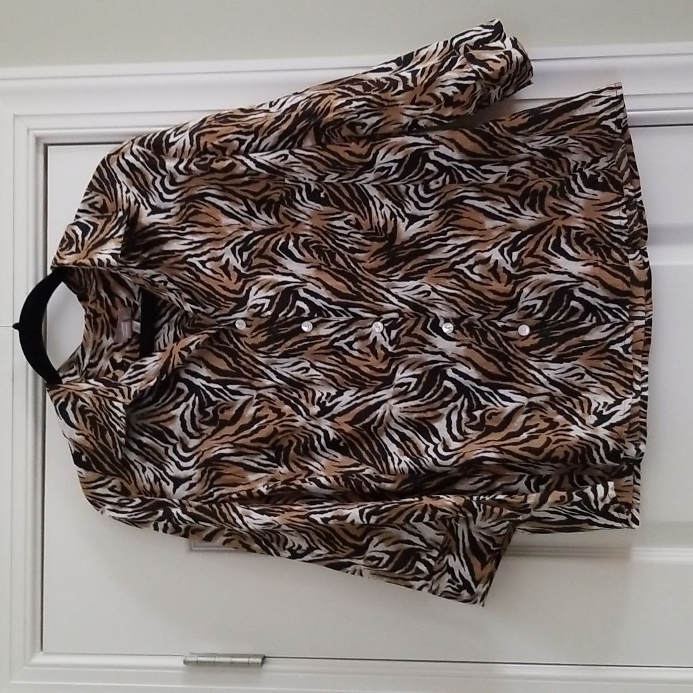 Chicos button down shirt. Worn once. Size 2 (12-14)